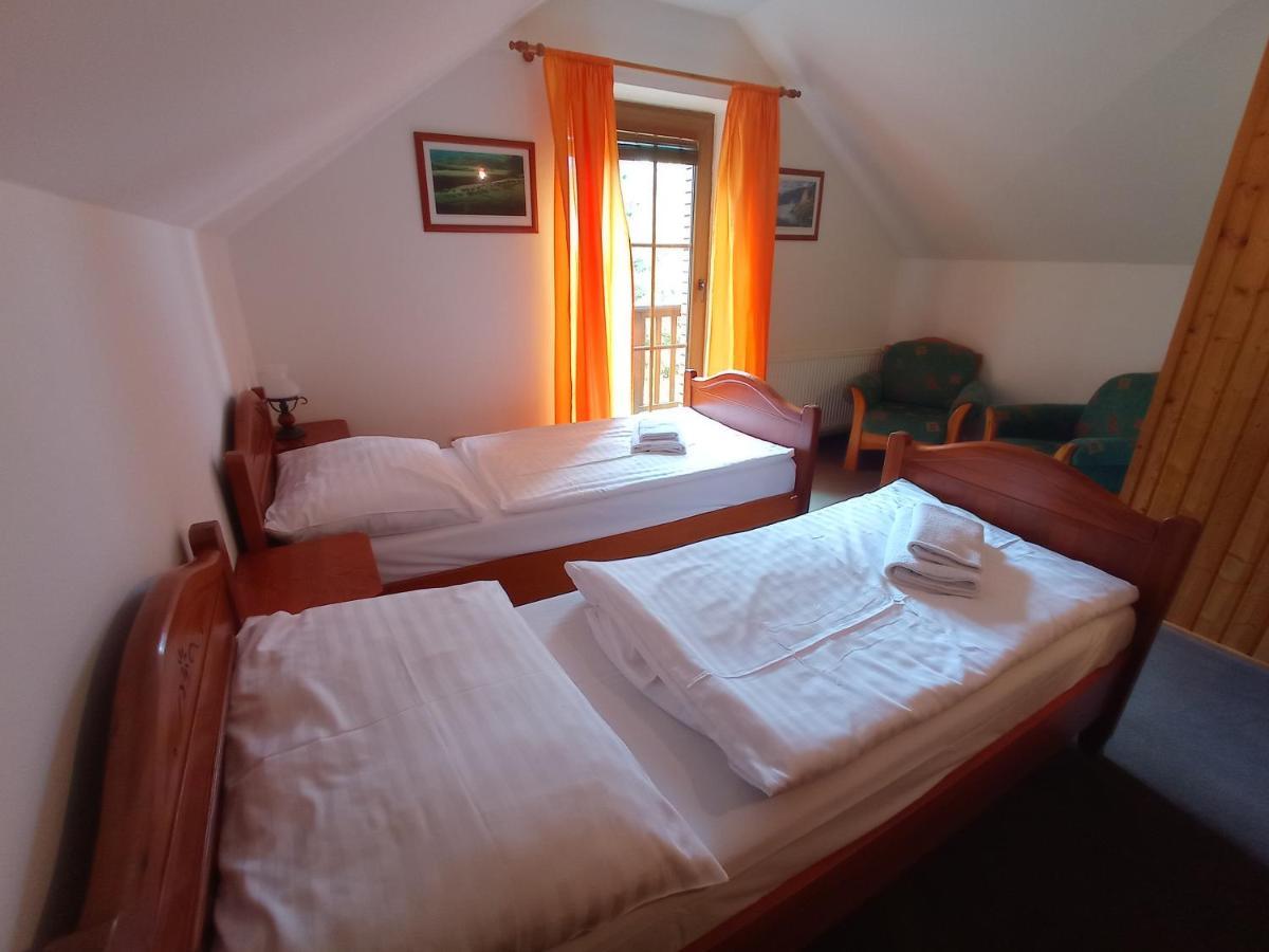 Ranc Kostelany Hotel กรอมเมียร์ริช ภายนอก รูปภาพ