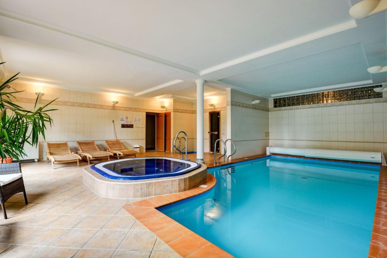 Ranc Kostelany Hotel กรอมเมียร์ริช ภายนอก รูปภาพ